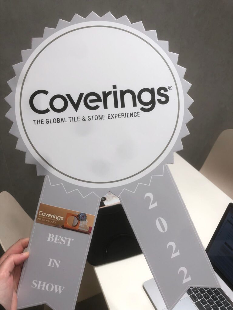 TENEMOS EL MEJOR STAND EN COVERINGS